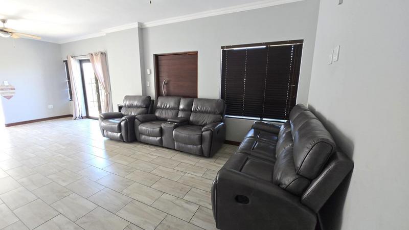 2 Bedroom Property for Sale in Gateway Manor North West